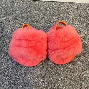 Baby UGG Fluff Yeah Slide hot pink  Size 0/1. Condition is Pre-owned - Excellent